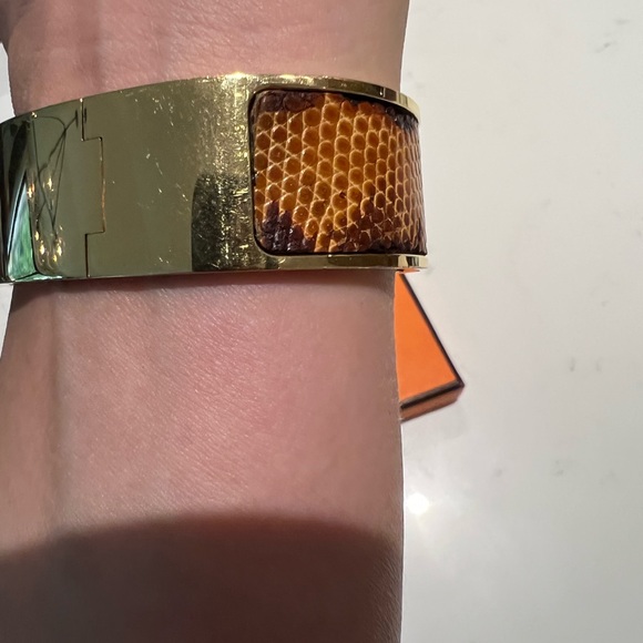 Hermes Bracelet Watch Gold Tone Includes Box - Picture 4 of 7